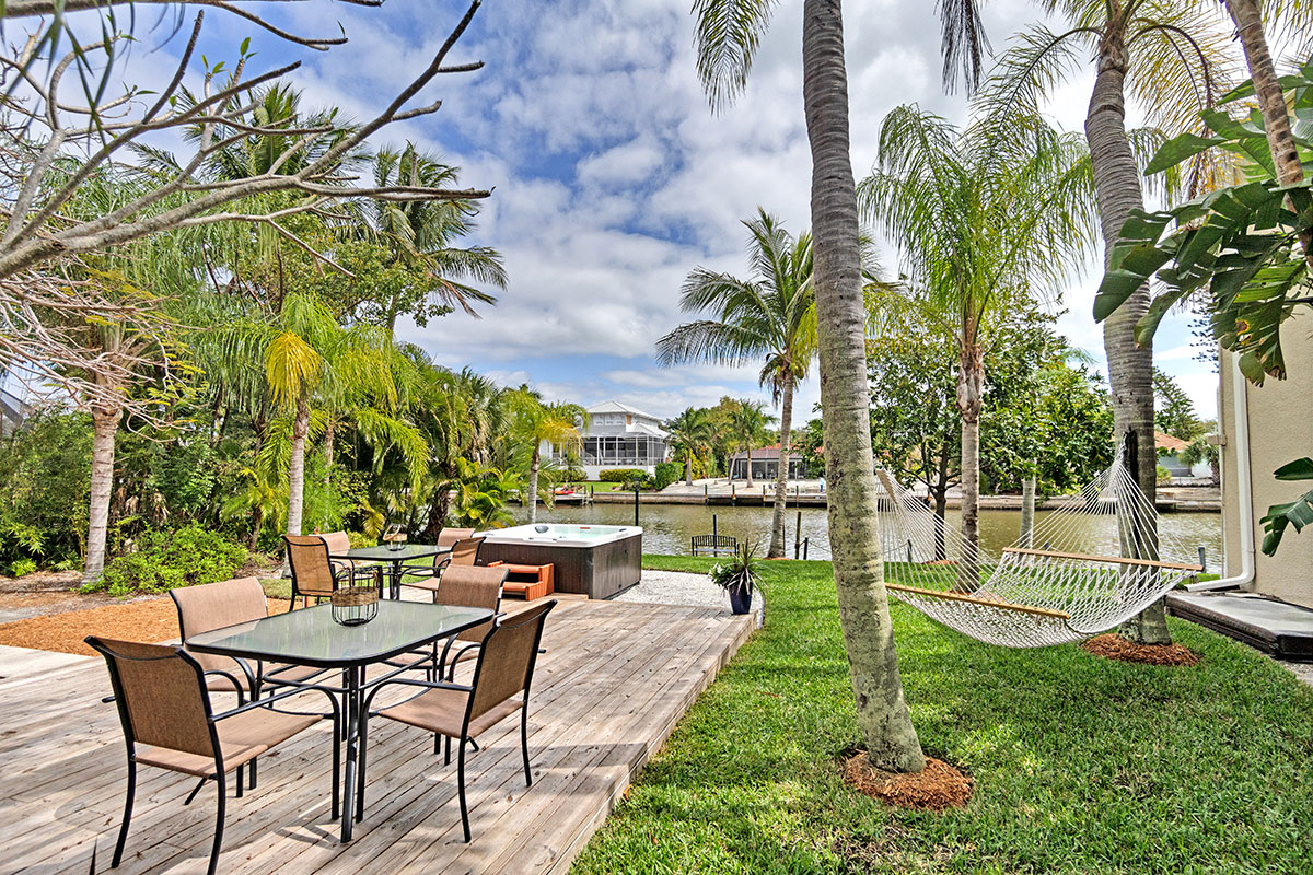 Beach-Road-Villas-Sanibel-Florida-Grounds