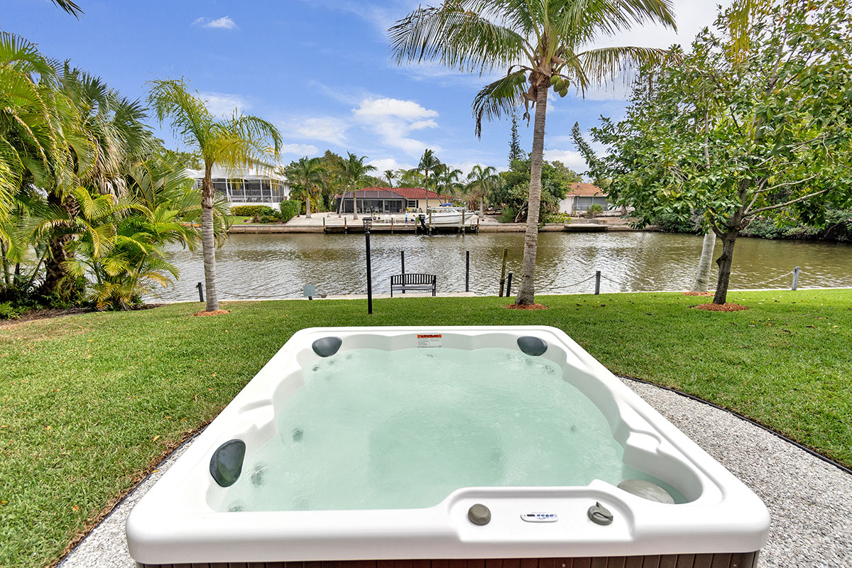 Beach-Road-Villas-Sanibel-Florida-Grounds