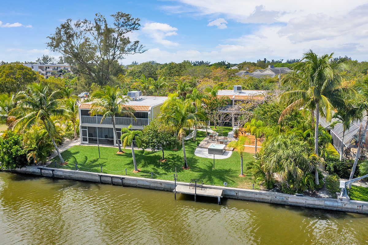 Beach-Road-Villas-Sanibel-Florida-Grounds